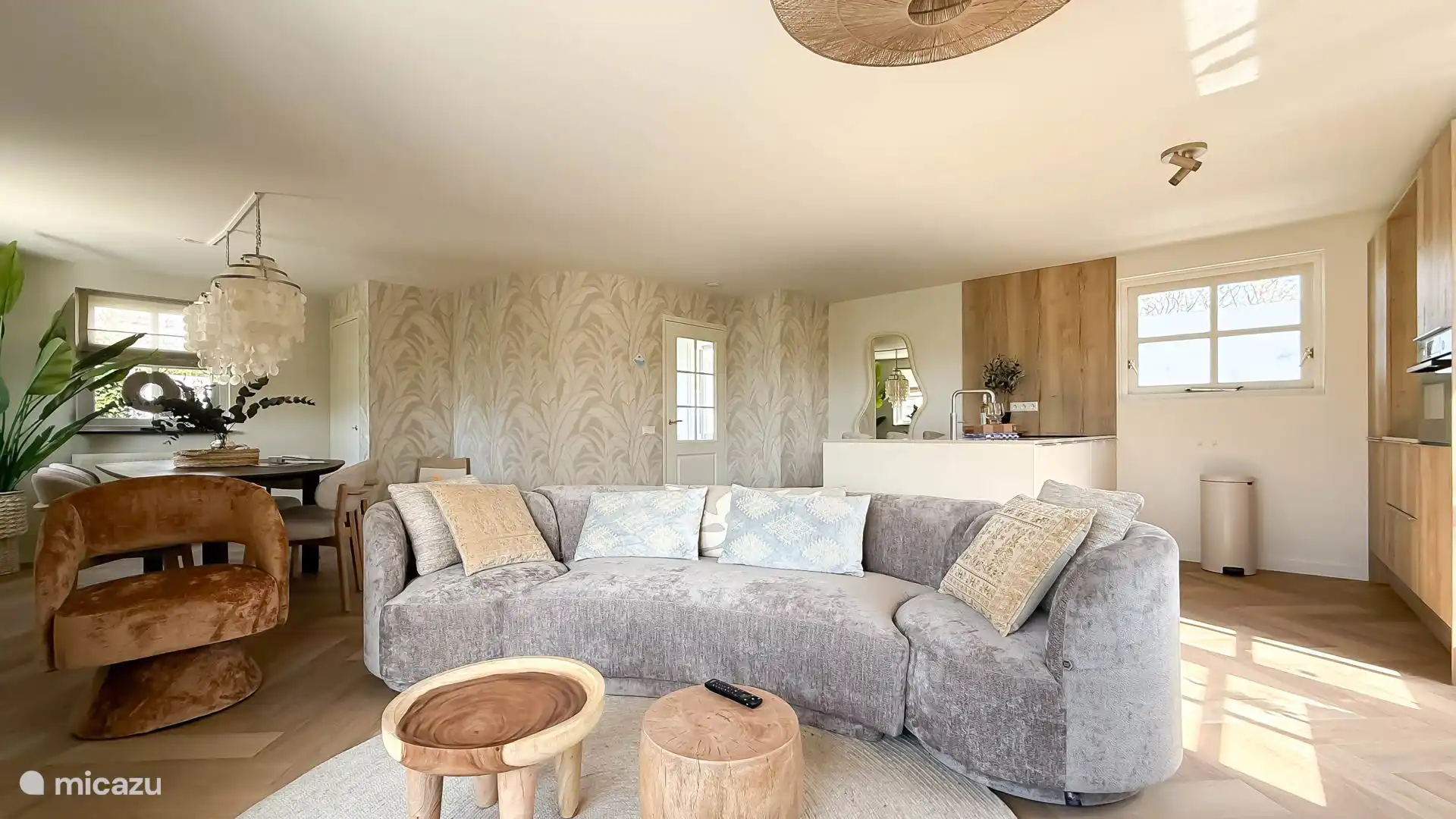 Wohnzimmer - Esstisch - Küche