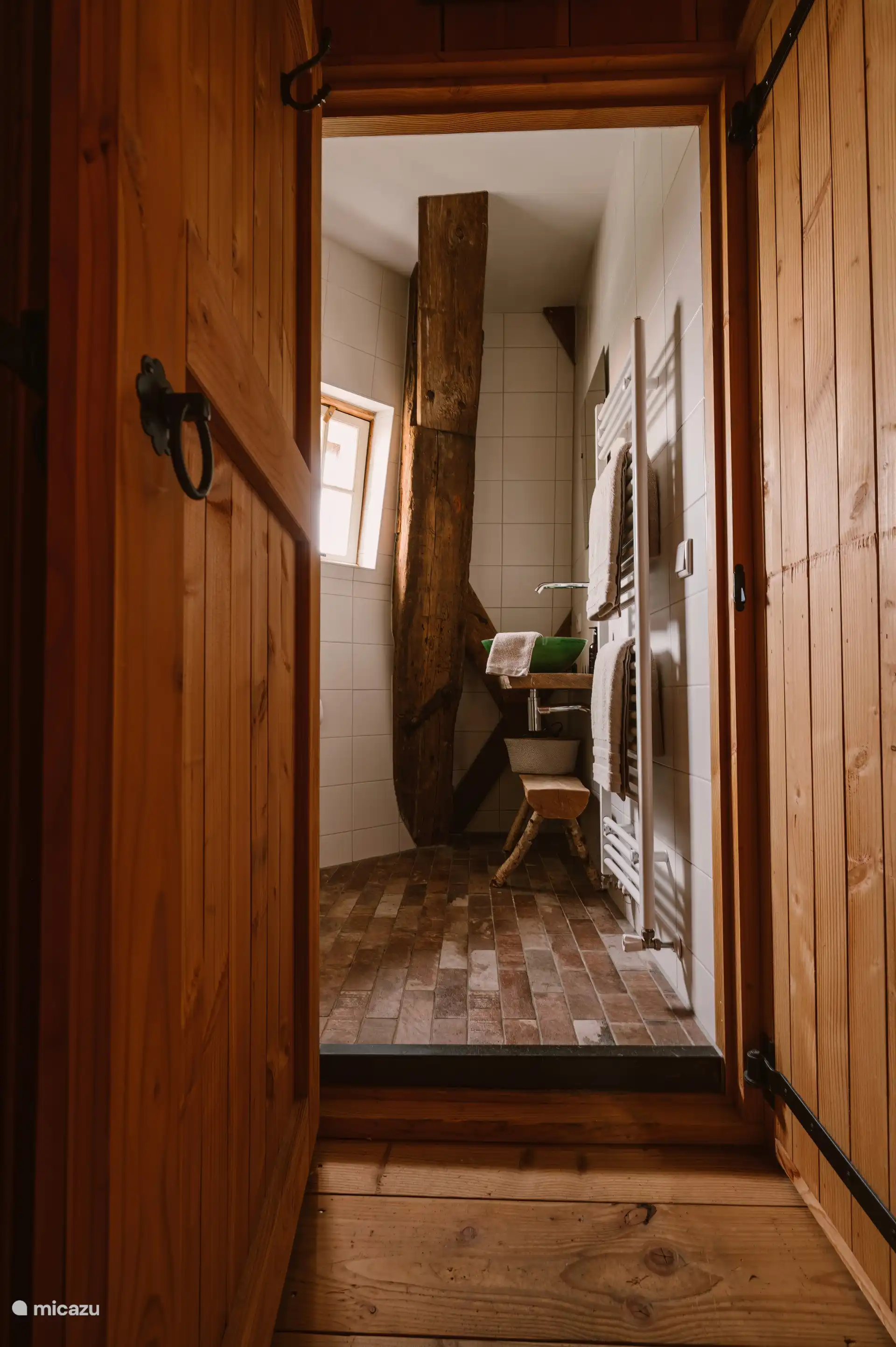 Bathroom located on the 1st floor