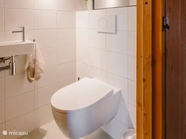 Le Moulin d’Egmond | Pays-Bas, Hollande du Nord, Egmond aan den Hoef - moulin Toilettes situées au rez-de-chaussée