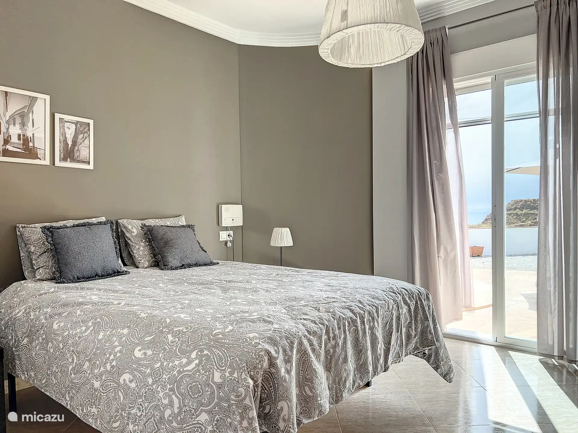 Chambre 1 avec terrasse et vue sur la mer