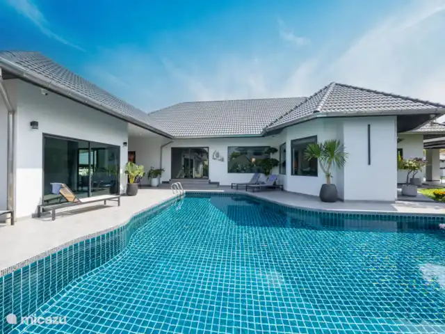 Villa Waree, minutes from City/Beach huren in Thailand, Oostelijke Golfkust, Pattaya - villa Patio zwembad