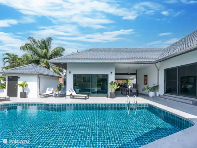 Villa Waree, minutes from City/Beach huren in Thailand, Oostelijke Golfkust, Pattaya - villa zwembad
