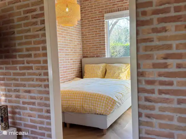 Villa Frans | Pays-Bas, Zélande, Renesse - maison de vacances Coin tranquille entouré de briques et de verdure. Une belle chambre lumineuse où vous pourrez vous détendre complètement.