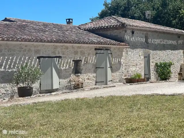 Maison Larroque - 6p | France, Lot-et-Garonne, Lacepede - maison de vacances Authentique ferme en pierre blanche