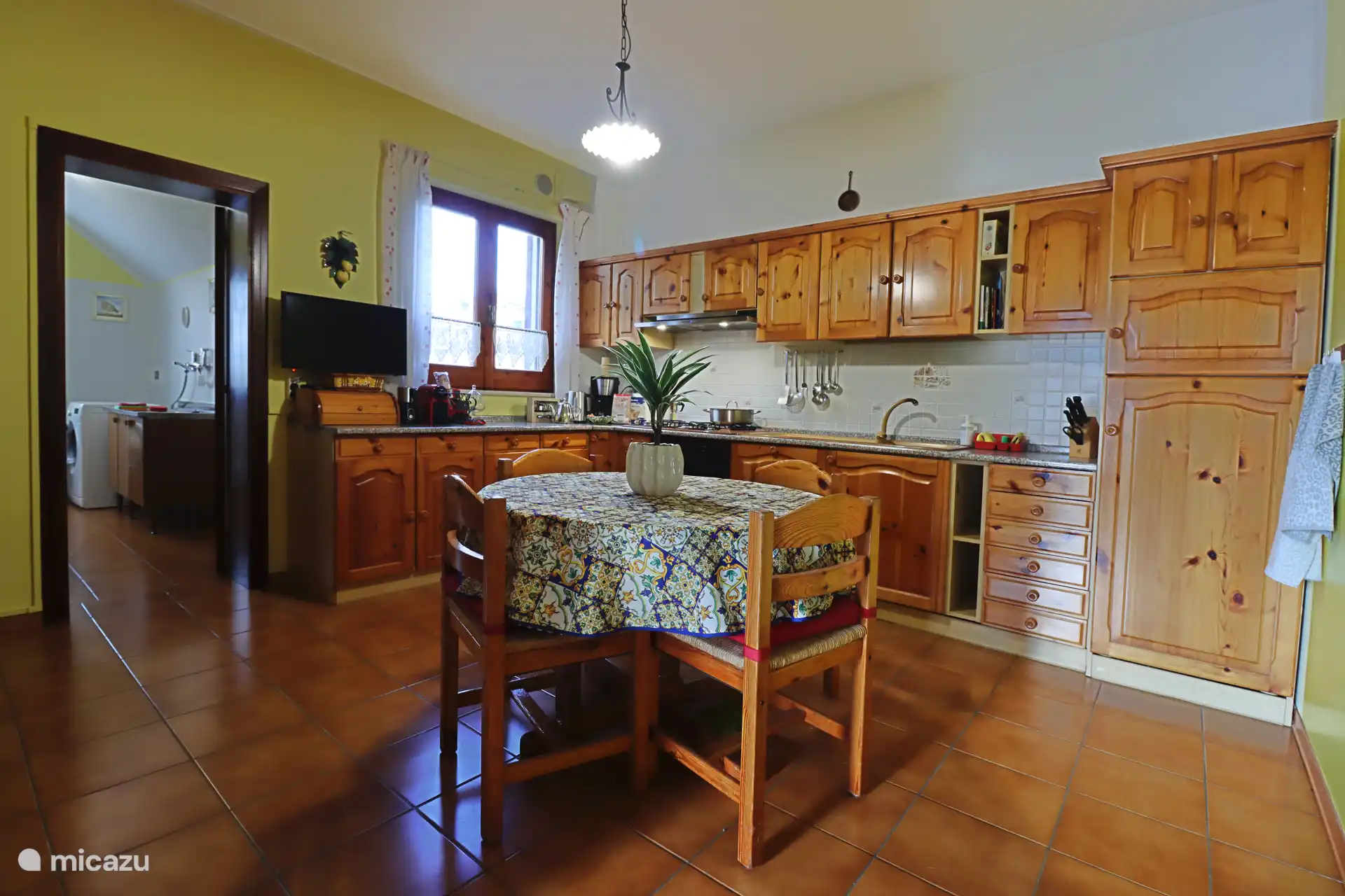 La cocina bien equipada para todas sus necesidades culinarias. Y el espacio no falta...