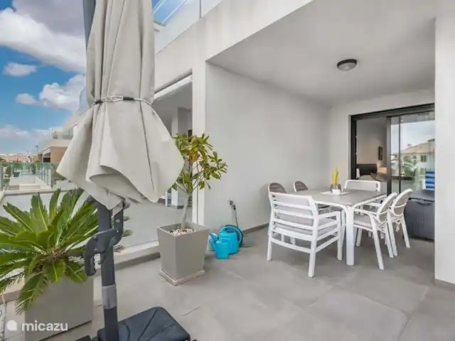 La Fuente  | Espagne, Costa Blanca, Villamartin - appartement table à manger sur la terrasse