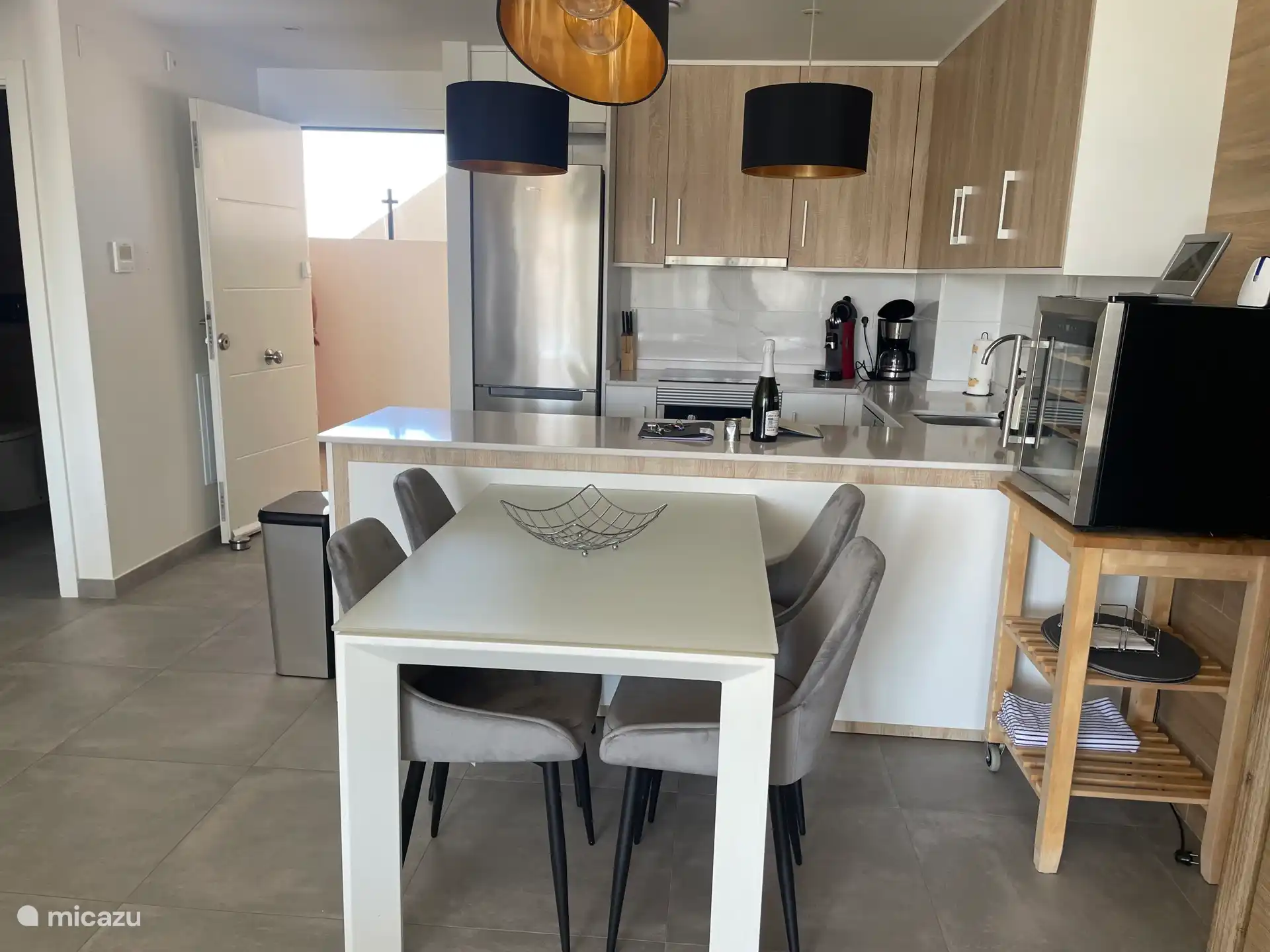 Essecke im offenen Raum