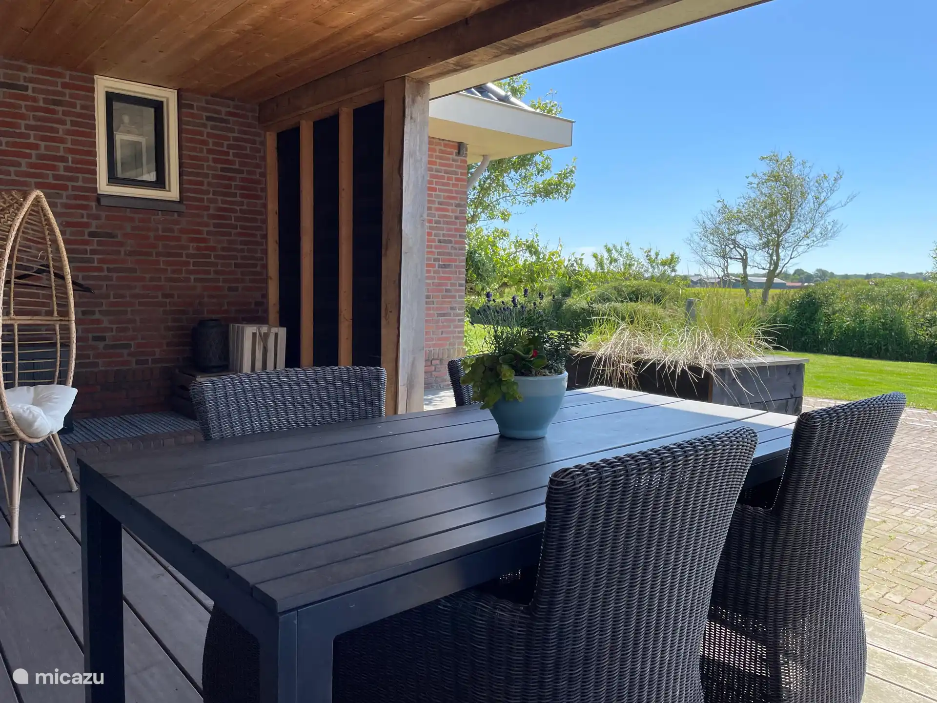 Terrasse - Gartentisch