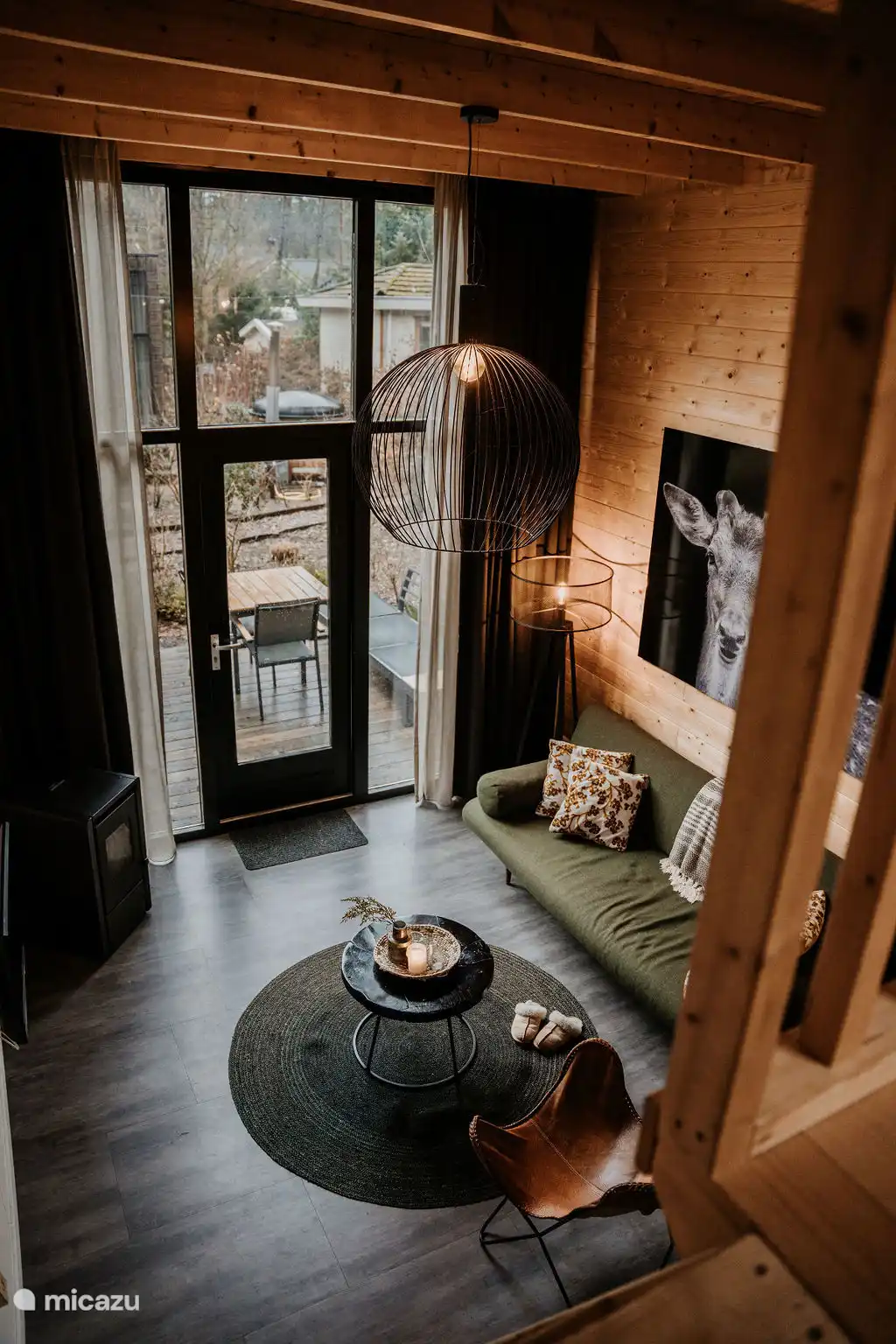 Woonkamer vanaf de vide