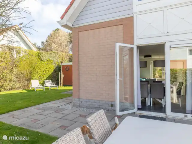 Maison de vacances Duindoorn 9  | Pays-Bas, Zélande, Kamperland - maison de vacances Ensemble de jardin pour six personnes sur la terrasse principale.