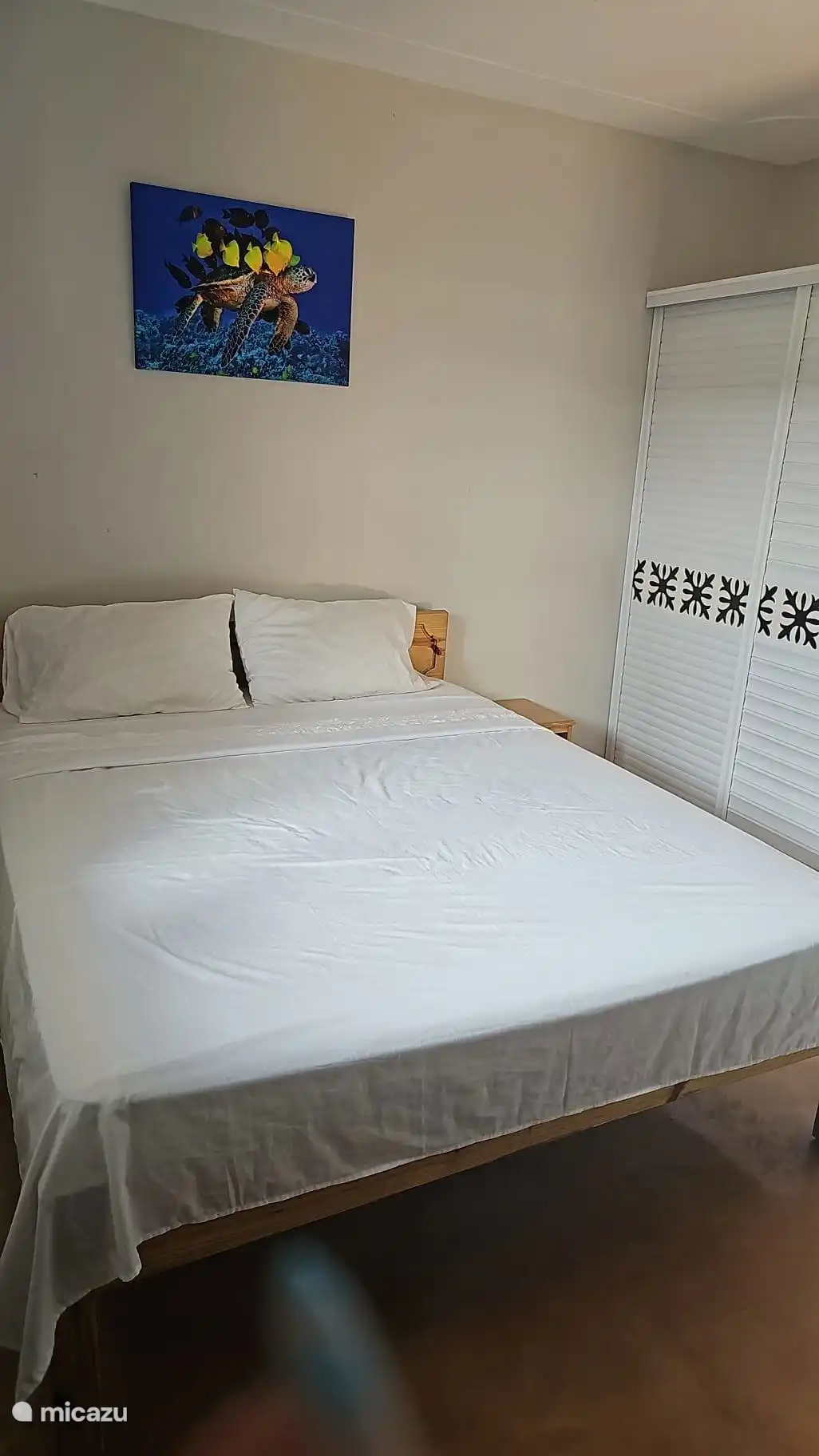 This bedroom has air conditioning