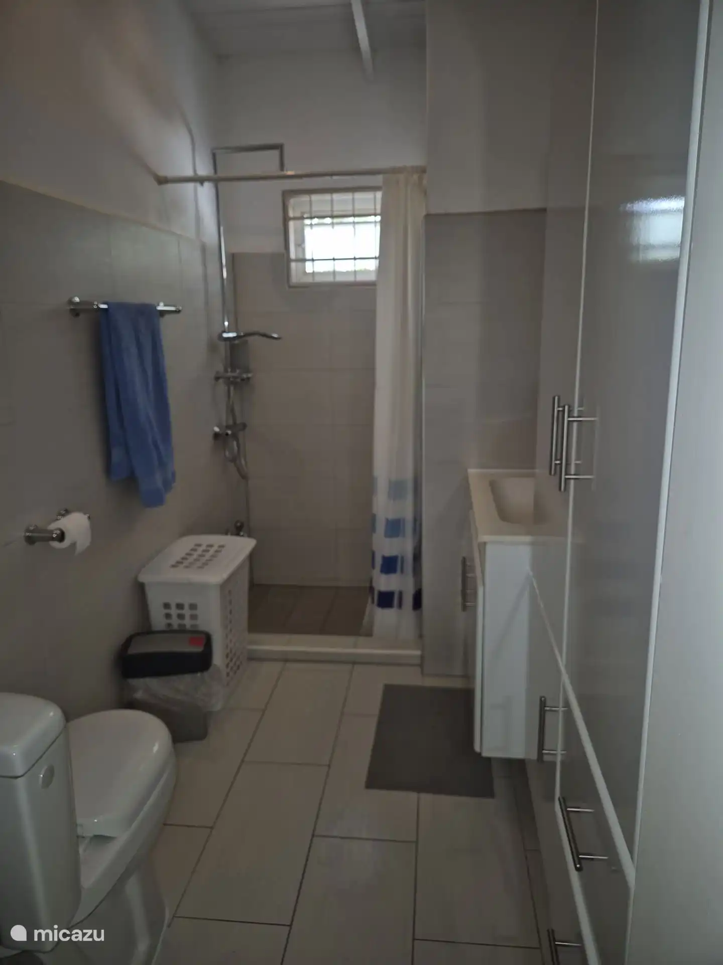 Supermarket,Pharmacy, Beaches, Restaurant, Center