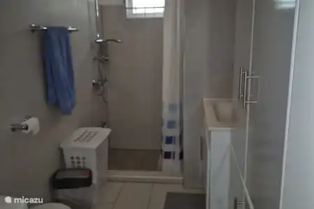 Supermarket,Apotheek, Stranden, Restaurant, Centrum