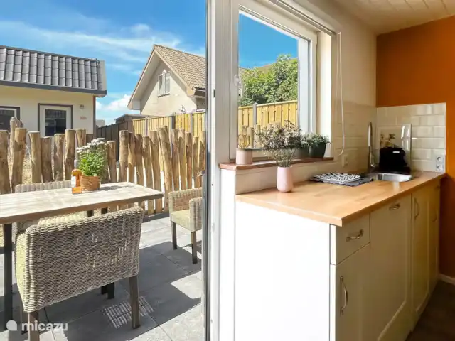 Lumière des dunes | Pays-Bas, Hollande du Nord, Schoorl - maison de vacances Cuisine avec porte donnant sur la terrasse