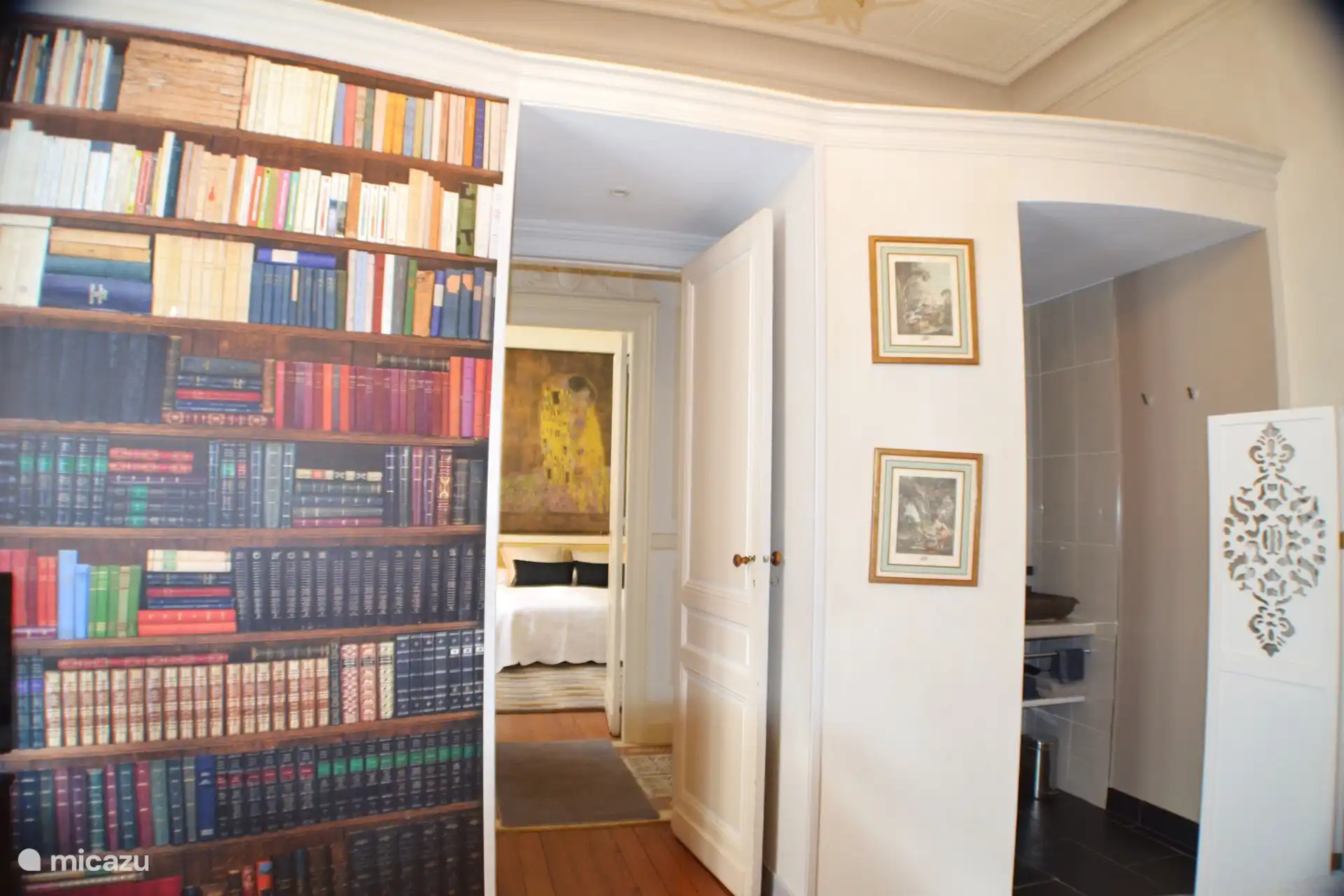 Die beiden Zimmer des B&B stehen sich gegenüber und sind für eine Familie mit bis zu 5 Personen geeignet