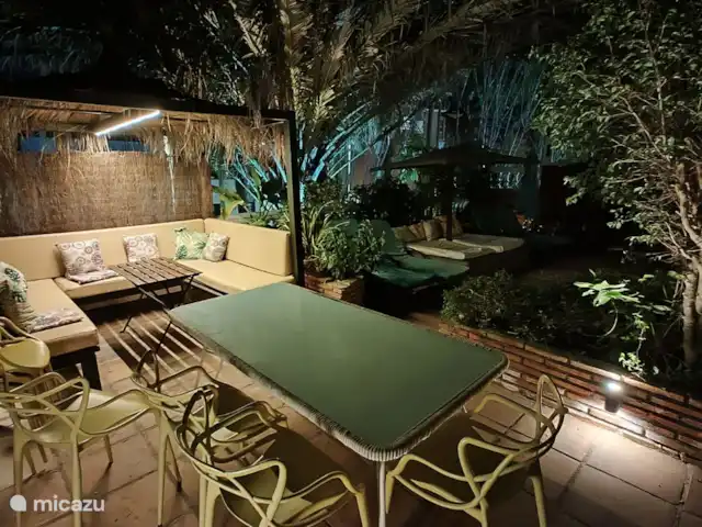 Location de Vacances Espagne, Costa del Sol, Benalmádena, villa - Plage à 2 min à pied + piscine chauffée + jacuzzi Repas pour 18 personnes