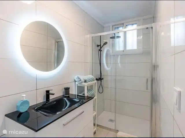 Location de Vacances Espagne, Costa del Sol, Benalmádena, villa - Plage à 2 min à pied + piscine chauffée + jacuzzi Salle de bain 4 en suite