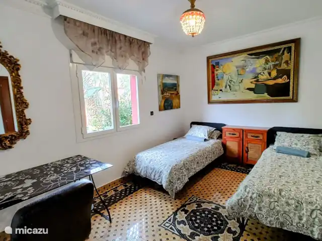 Location de Vacances Espagne, Costa del Sol, Benalmádena, villa - Plage à 2 min à pied + piscine chauffée + jacuzzi Chambre 3 au 1er étage, vue jardin et piscine
