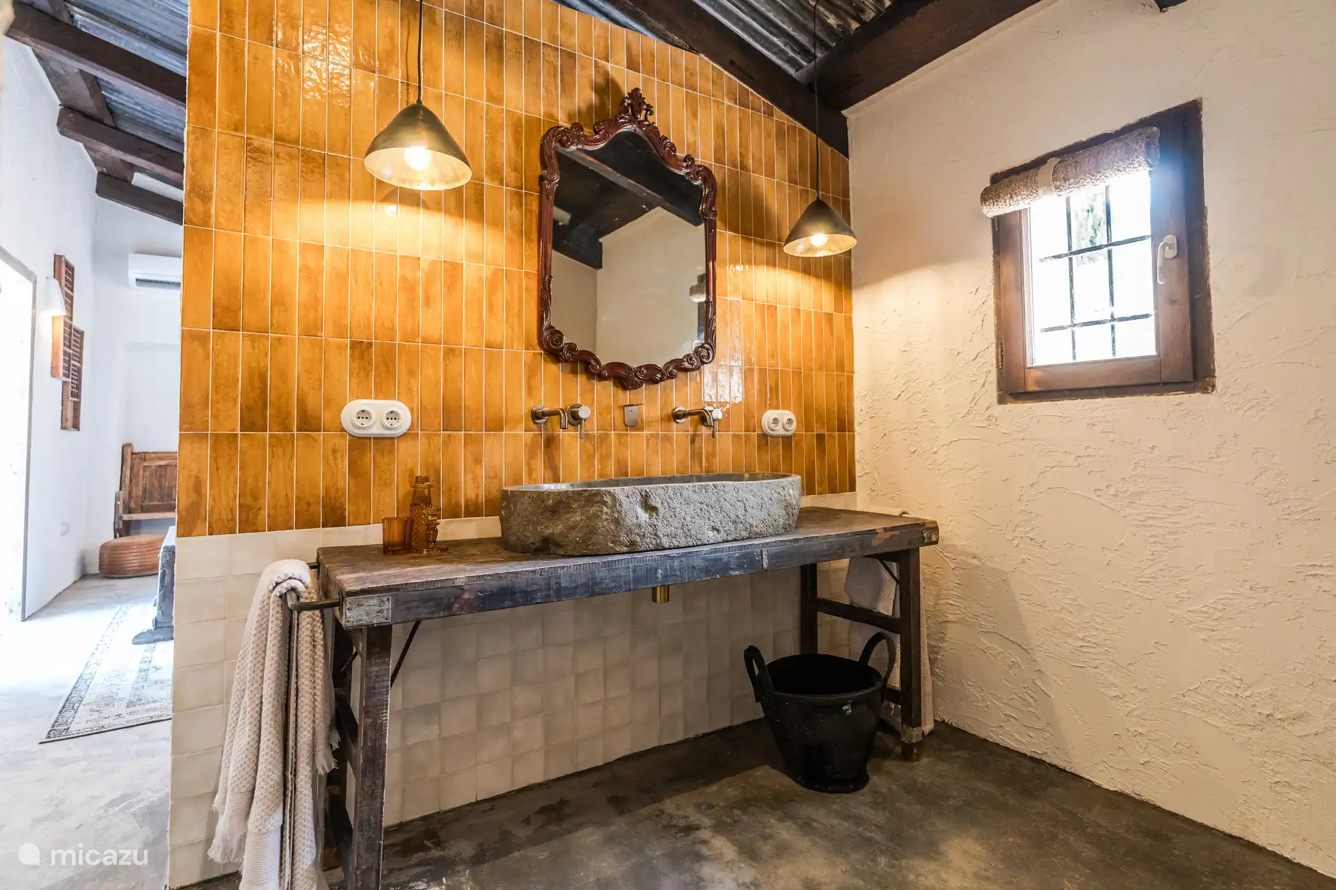 Guesthouse with bathroom 