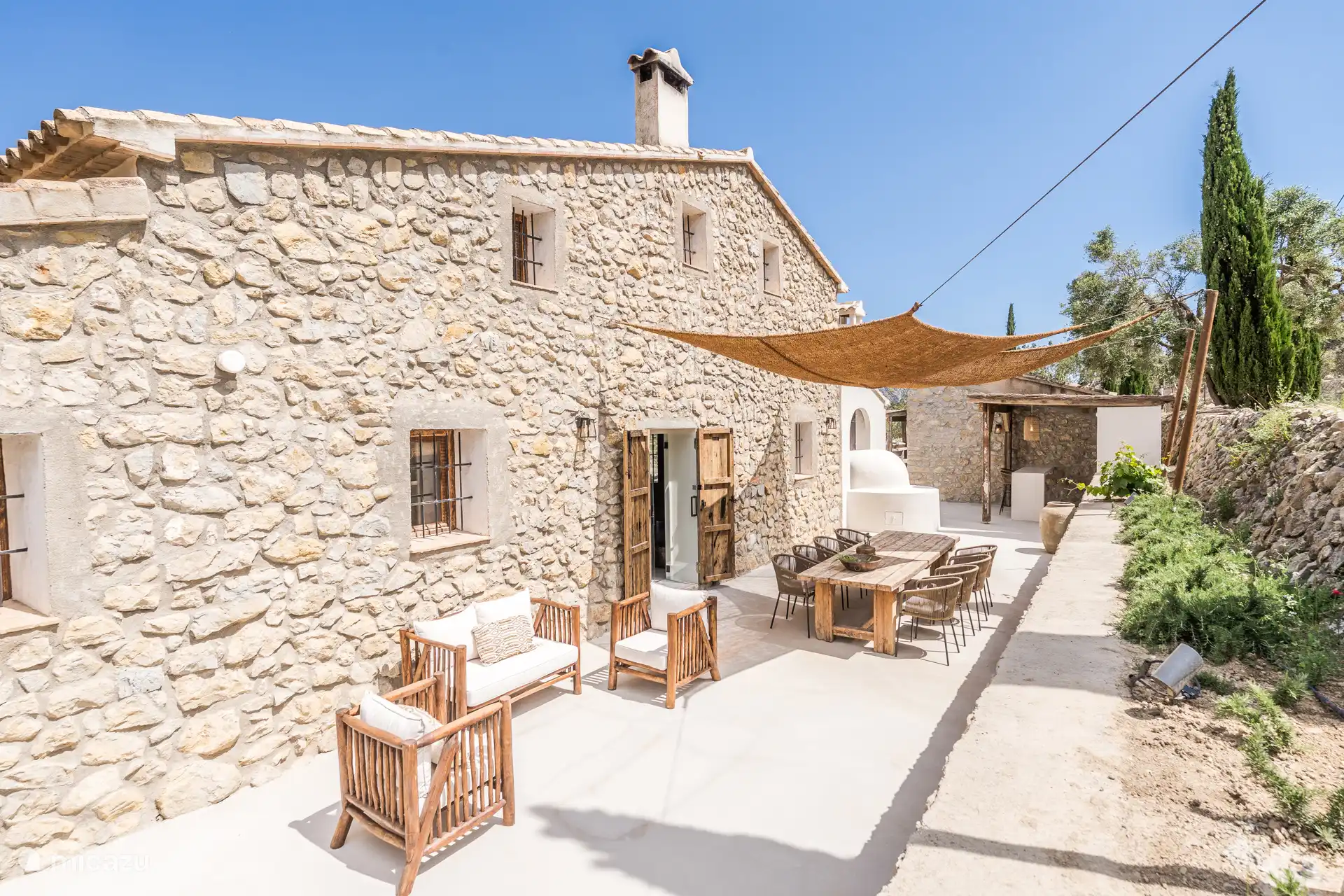 outdoor terrace with outdoor kitchen 