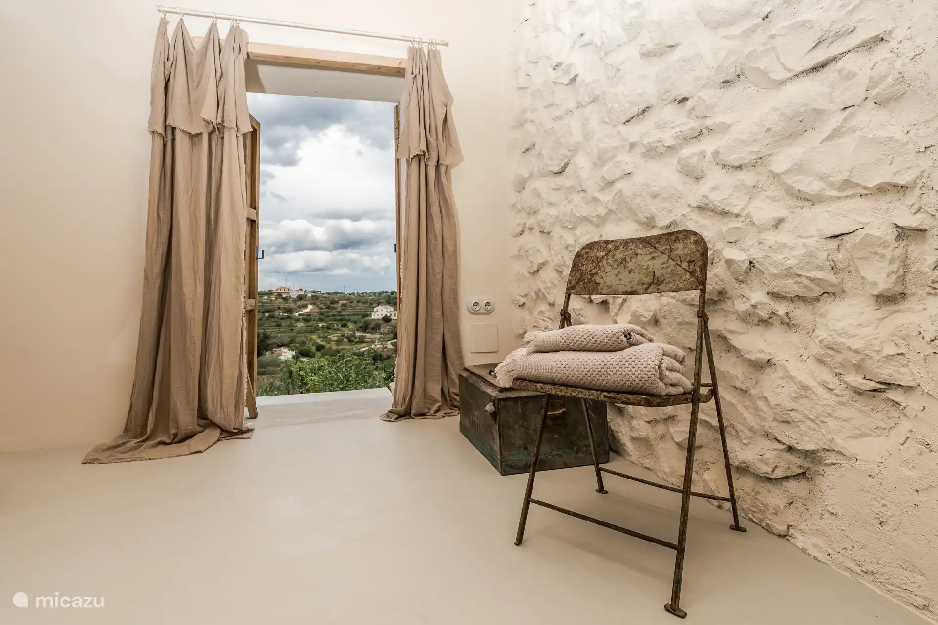 detail throughout the early morning