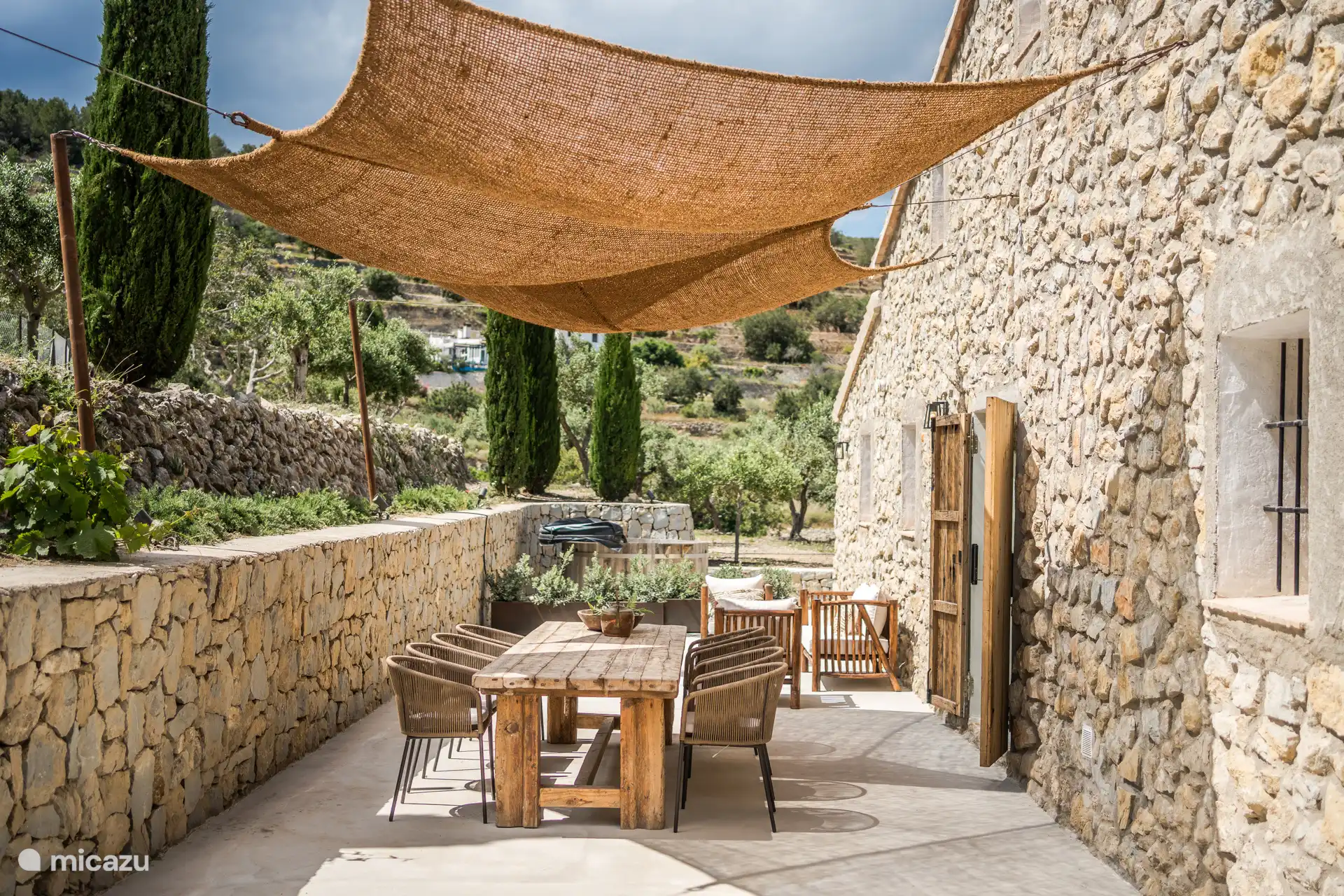 outdoor terrace and whirlpool