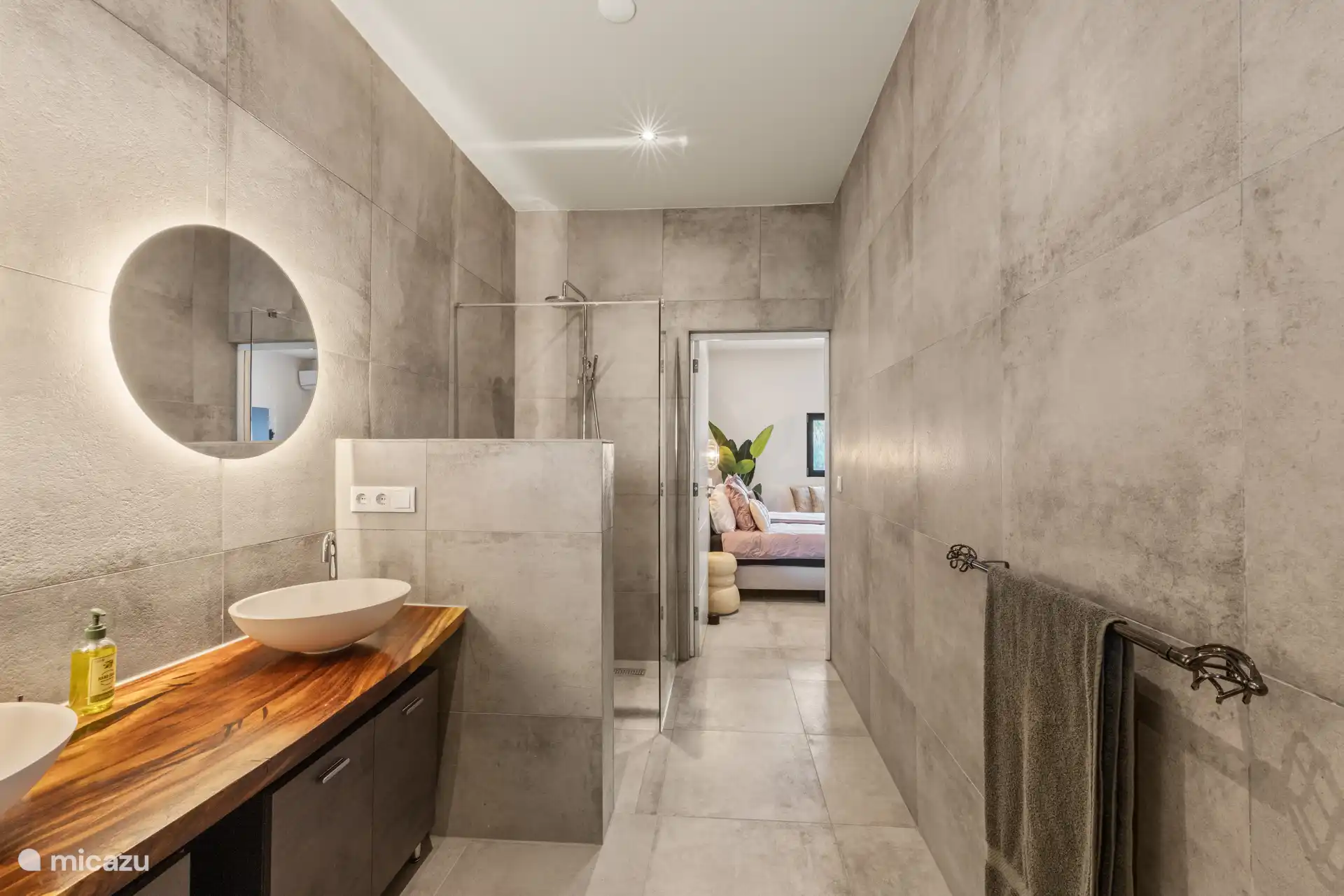 Salle de bain chambre principale