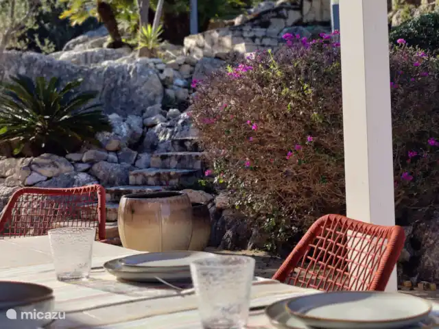 Casa Luna Blanc huren in Spanje, Costa Blanca, Pedreguer - villa Gezellig tafelen onder de pergola.