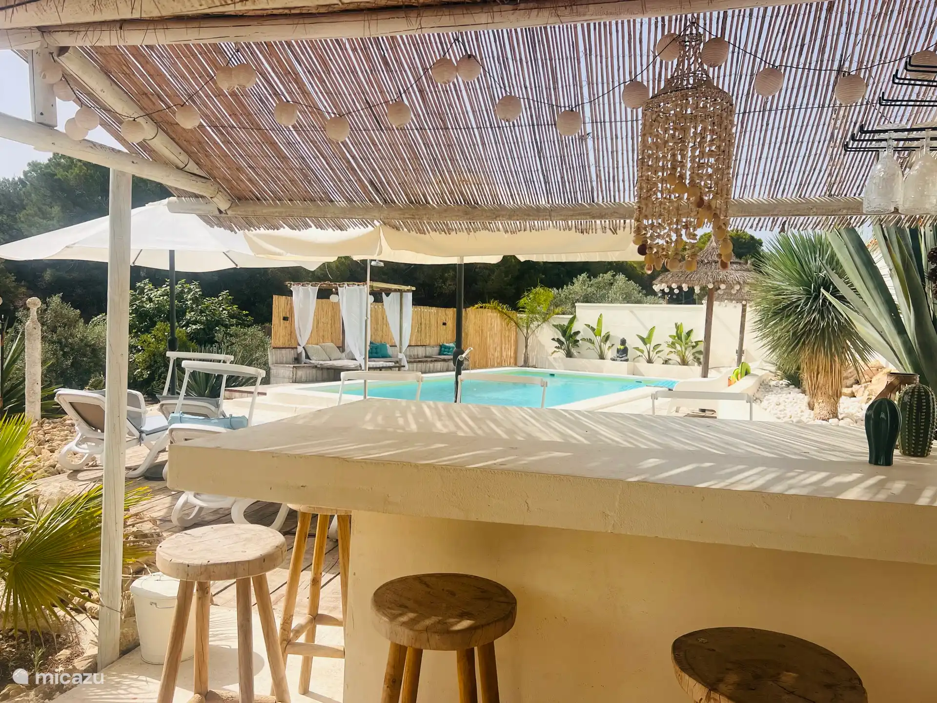 Bar de la piscine extérieure