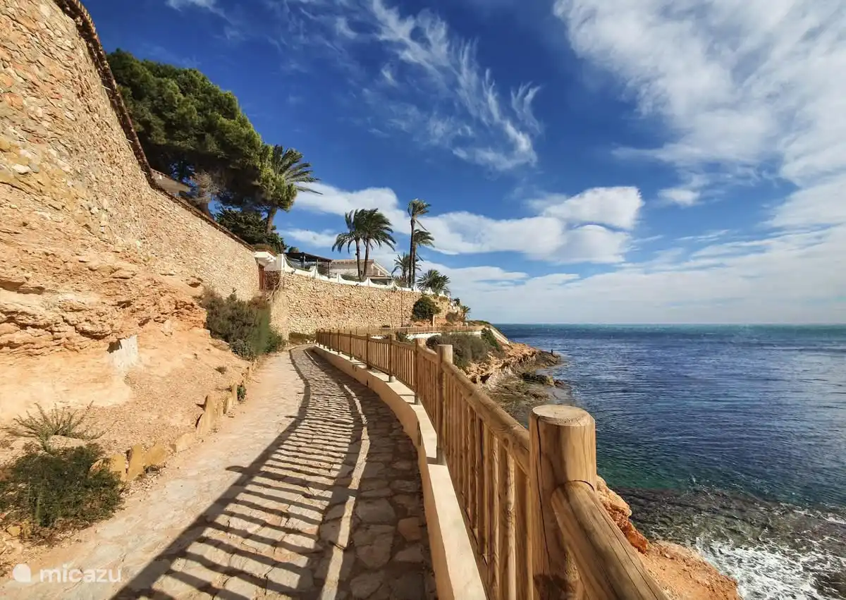Paseando por las bahías de la Costa Blanca.