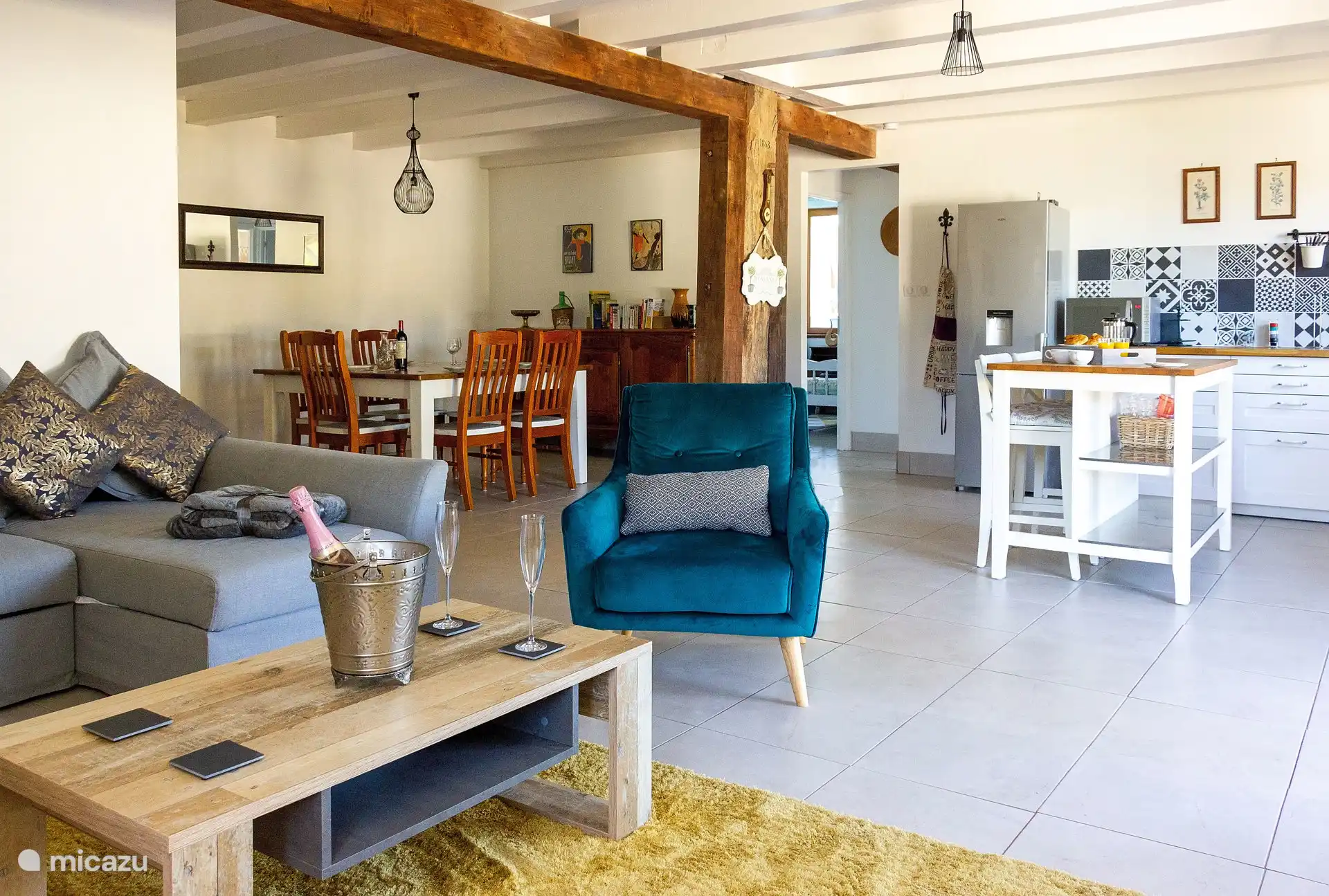 Open plan kitchen, dining area and lounge