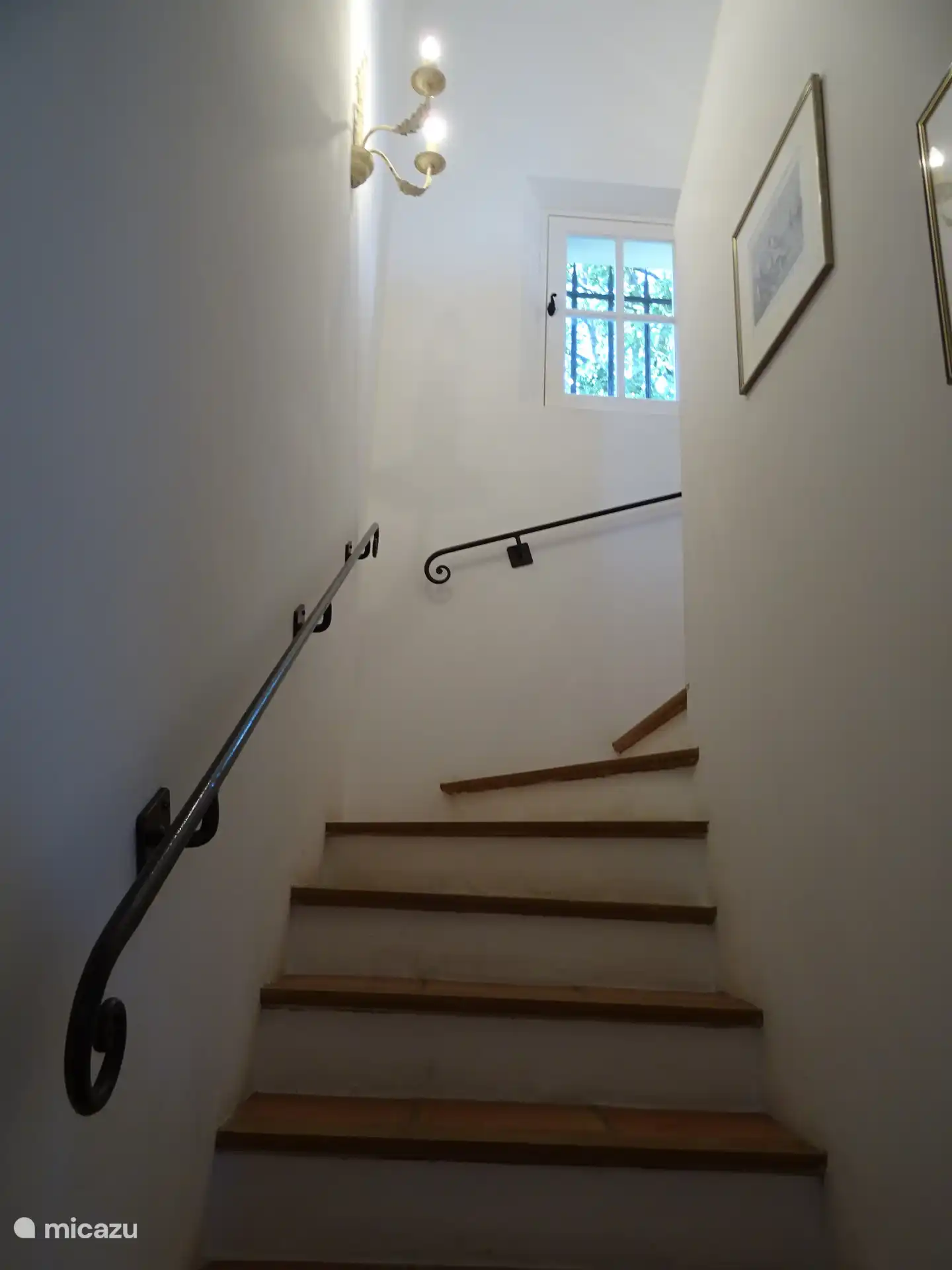 Escalier menant au premier étage