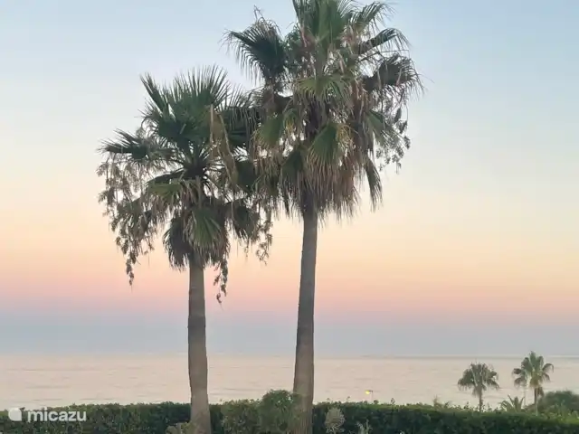 Location de Vacances Espagne, Costa del Sol, Mijas Costa, appartement - La Joya Mijas première ligne Vue sur la mer  Vue depuis le salon et la chambre.