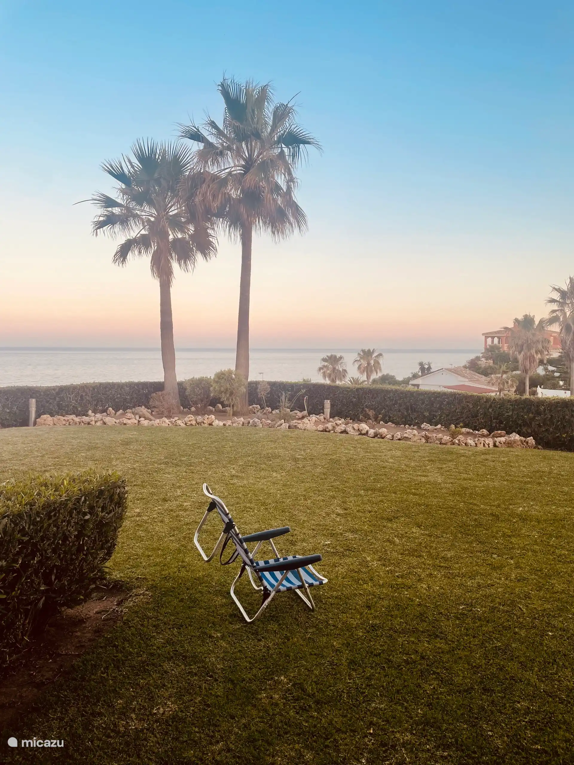 También un lugar maravilloso por la noche.