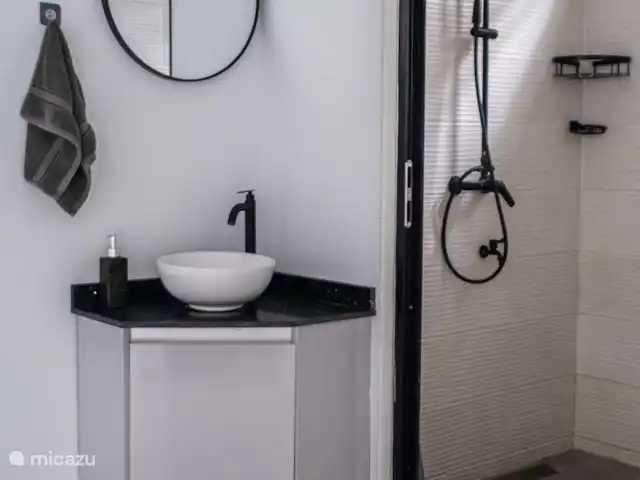 Luxe appartementen met zwembad. huren in Suriname, Paramaribo, Paramaribo - villa Badkamer