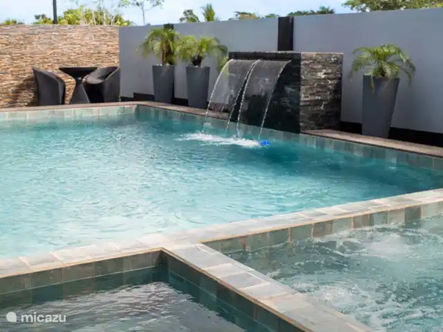 Luxe appartementen met zwembad. huren in Suriname, Paramaribo, Paramaribo - villa zwembad