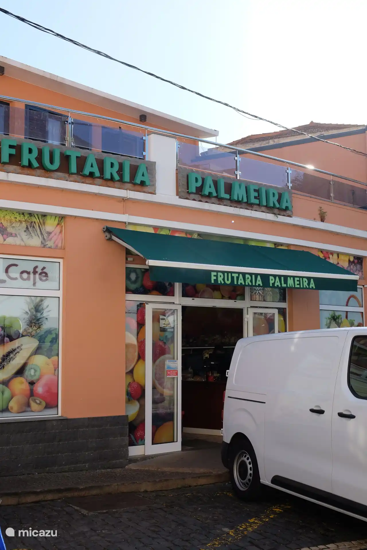 Wir sind selbst große Fans dieses Obst- und Gemüseladens. Alle Produkte, die sie verkaufen, sind ungespritzt und stammen von lokalen Bauern. 