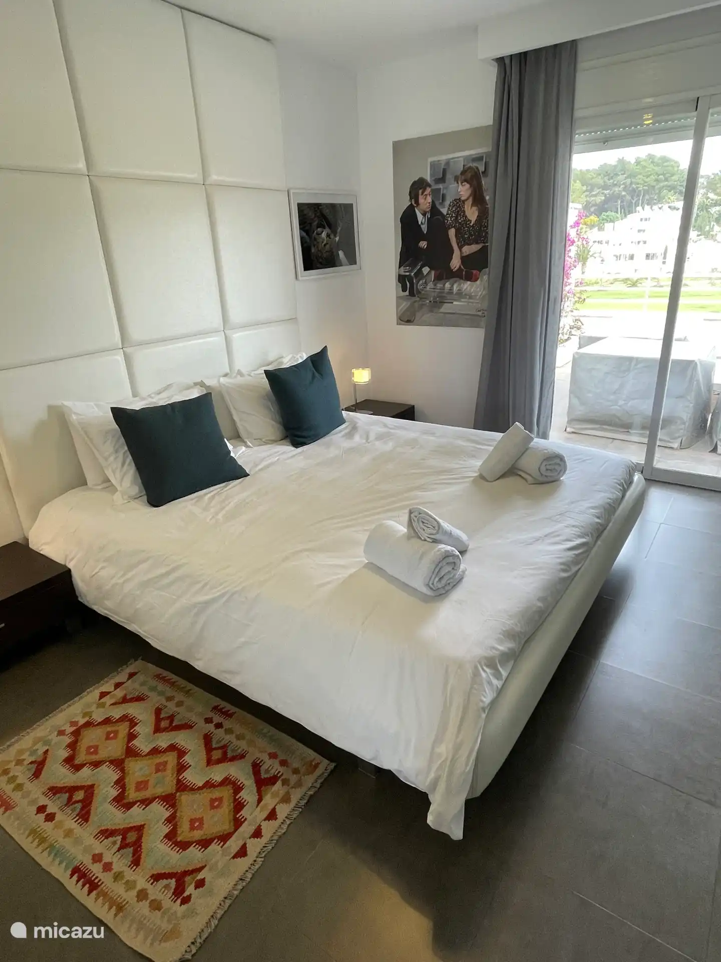 Schlafzimmer 1 Kingsize-Bett