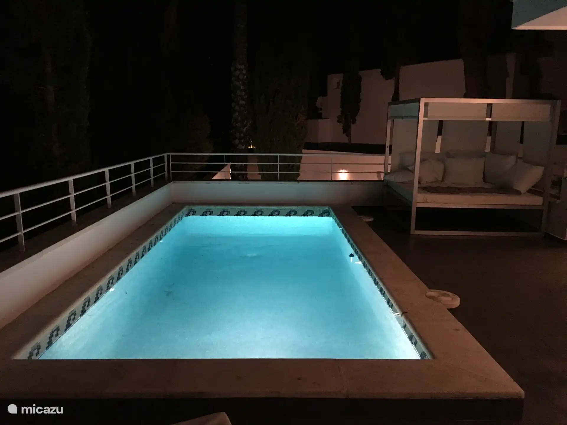 Nacht-Pool