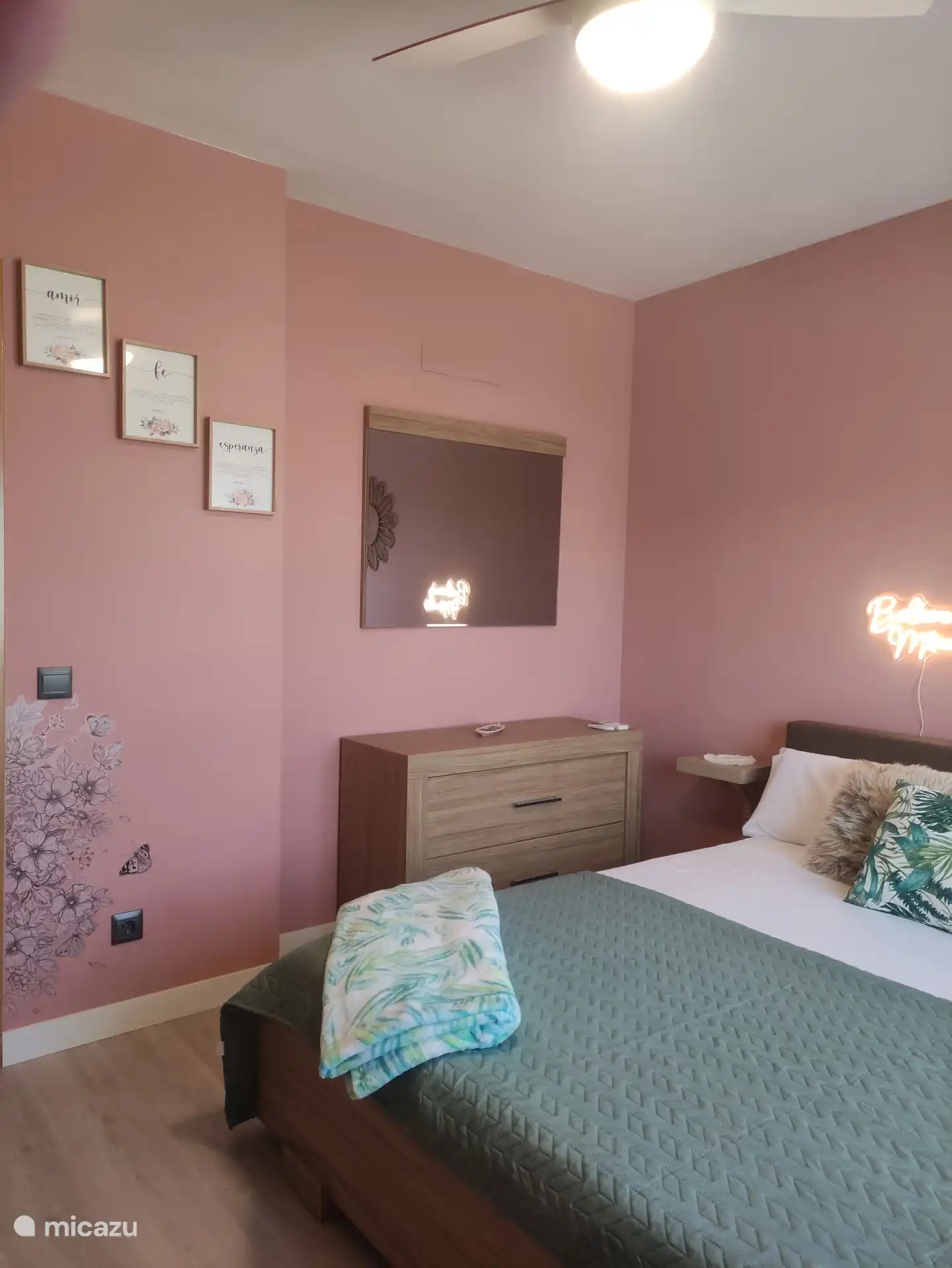 Penthouse Milagro in Spanien, Andalusien, Almayate - Penthouse