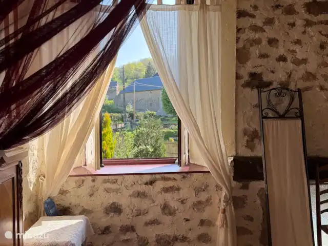 Le Chapeau huren in Frankrijk, Nièvre, Ouroux-en-Morvan - vakantiehuis uitzicht slaapkamer 1