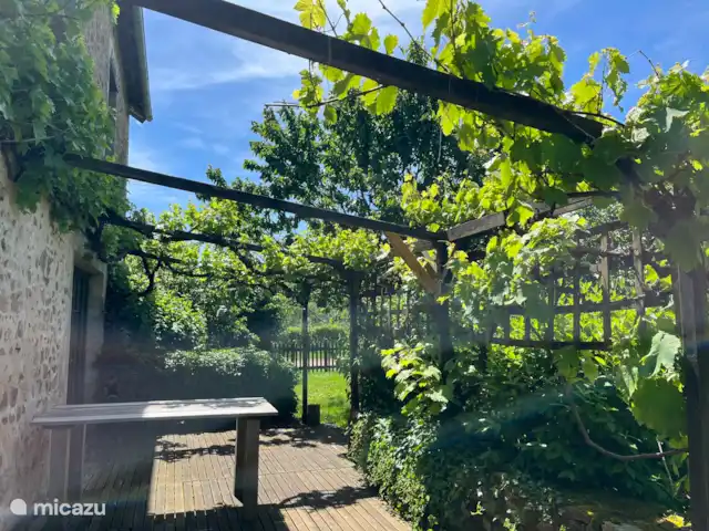 Le Chapeau huren in Frankrijk, Nièvre, Ouroux-en-Morvan - vakantiehuis terras