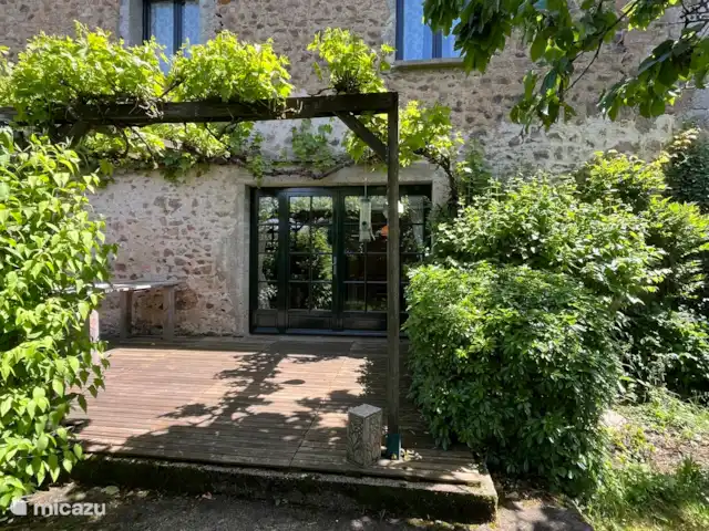Le Chapeau huren in Frankrijk, Nièvre, Ouroux-en-Morvan - vakantiehuis terras