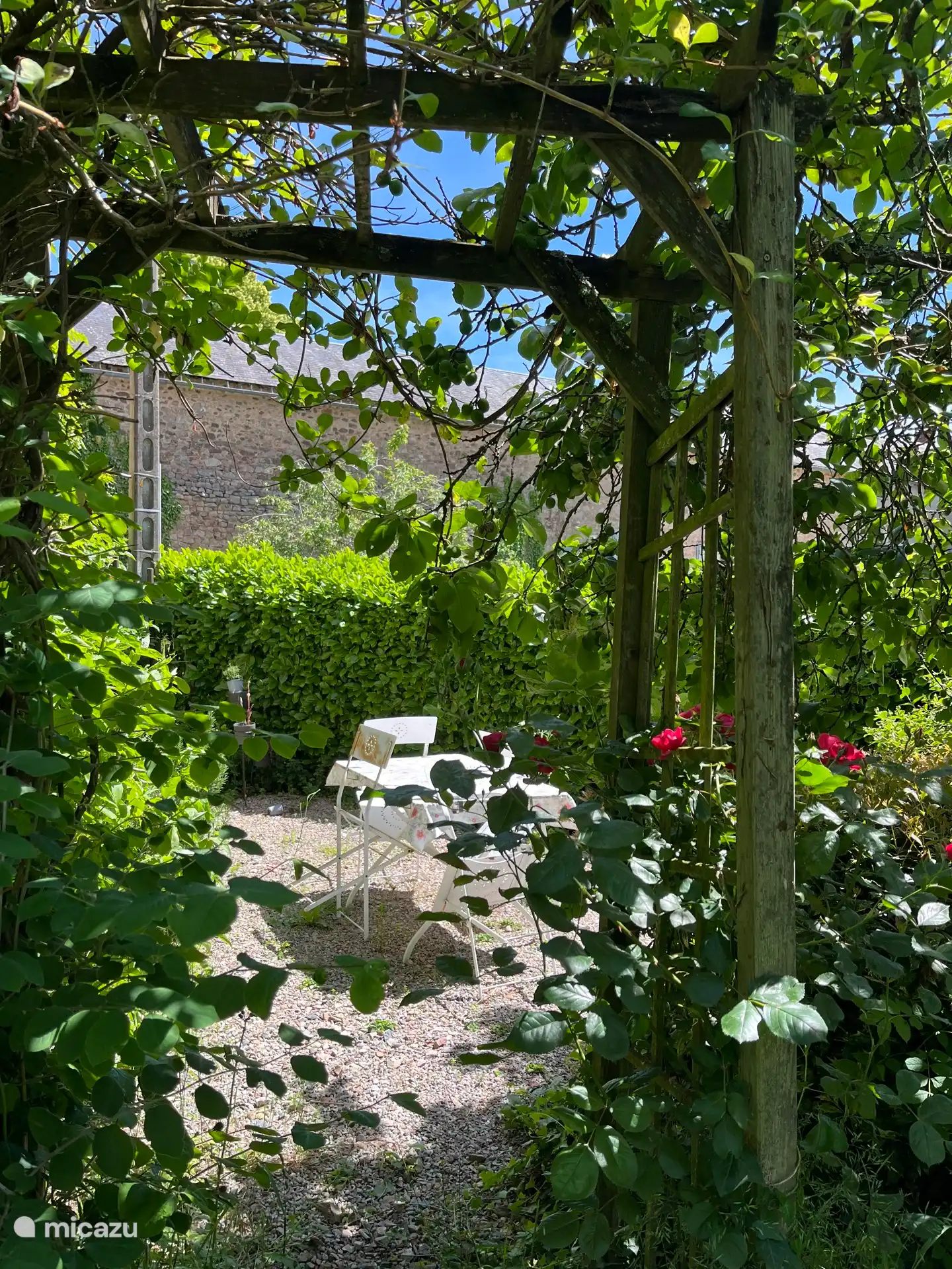 Sitzseite des Hauses, fast den ganzen Tag sonnig