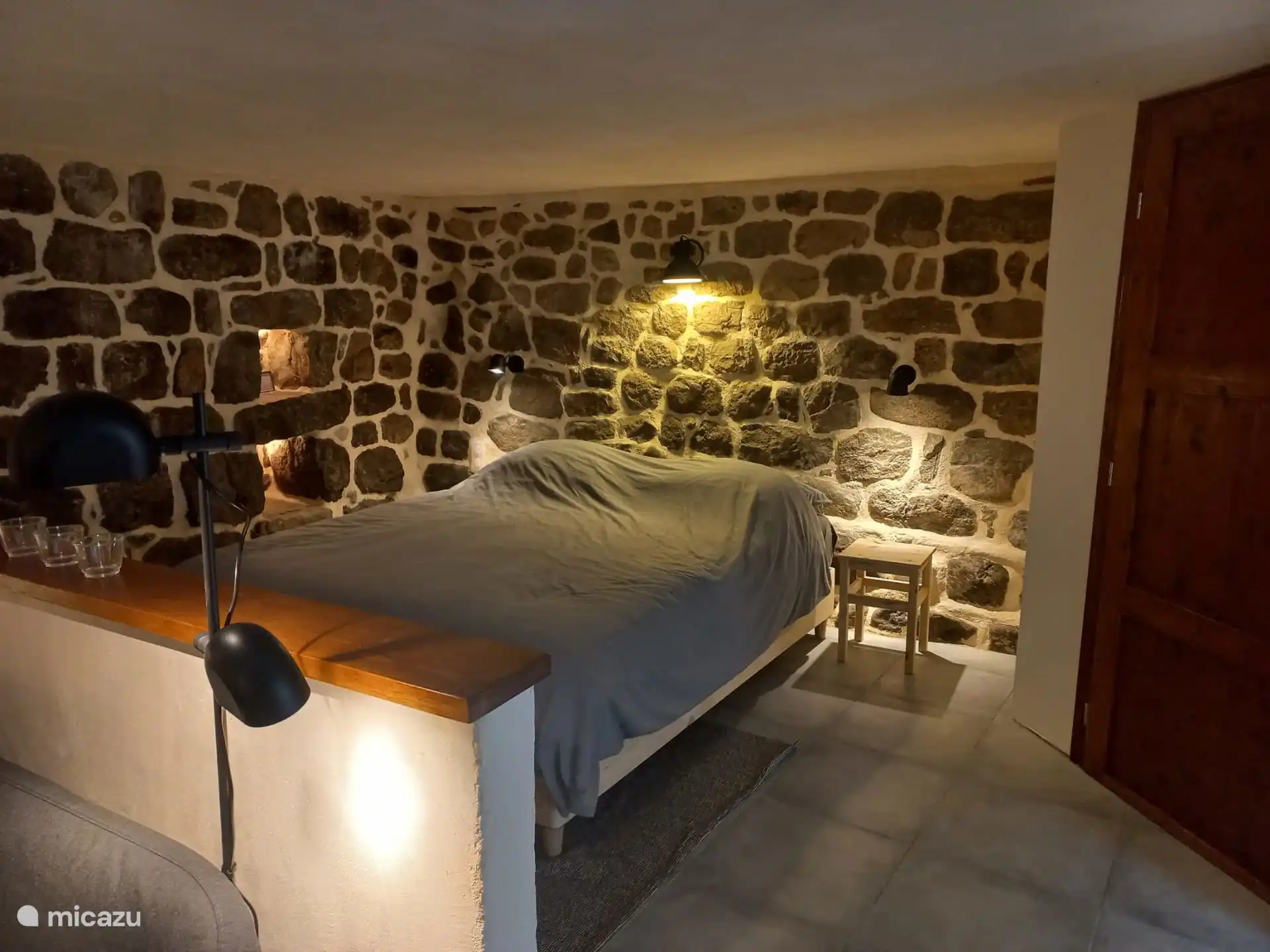Preciosa cama de 1,60 con topper 