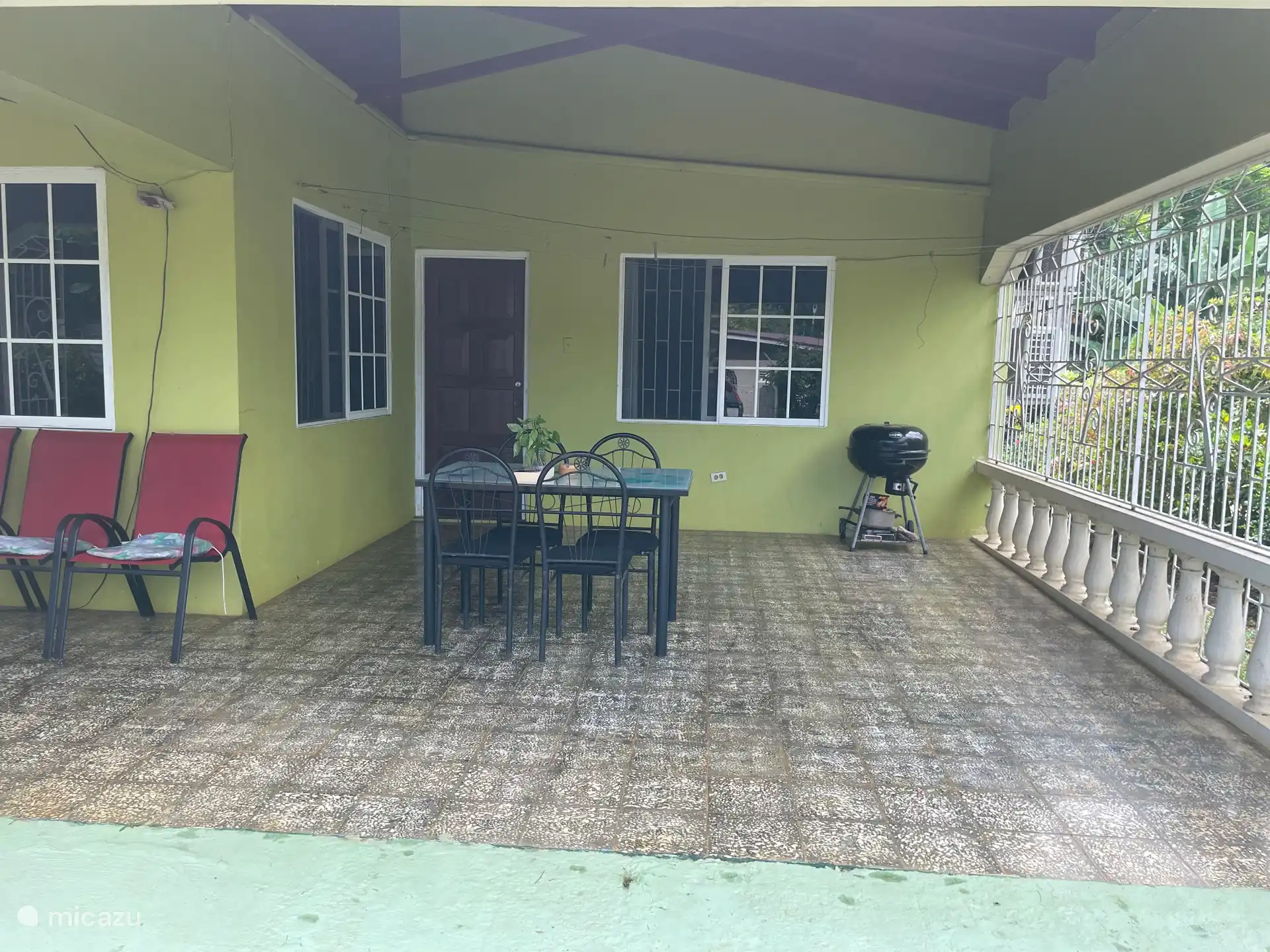 Der Sitzplatz im Vorgarten 