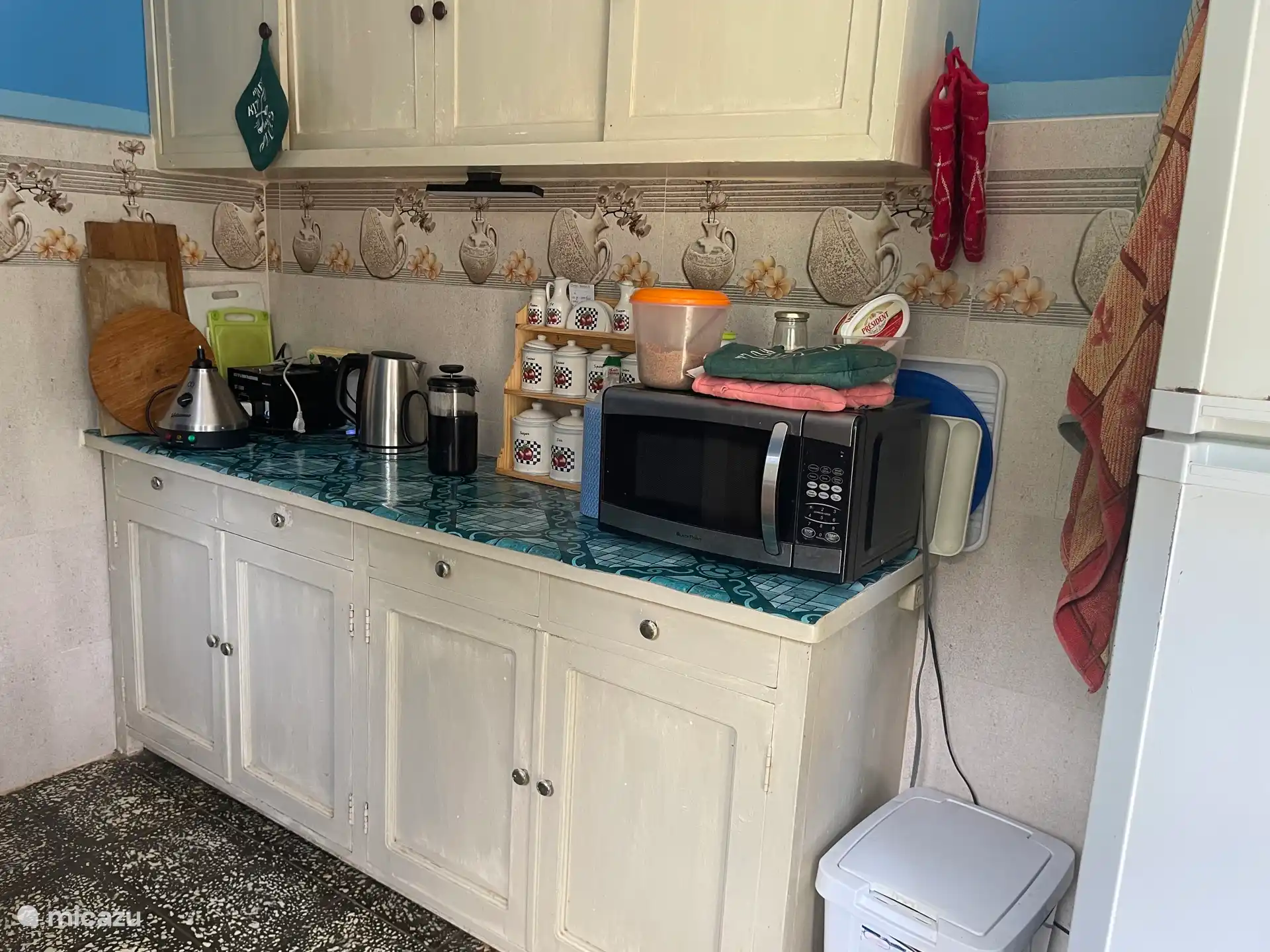 Küchenschränke mit Mikrowelle 