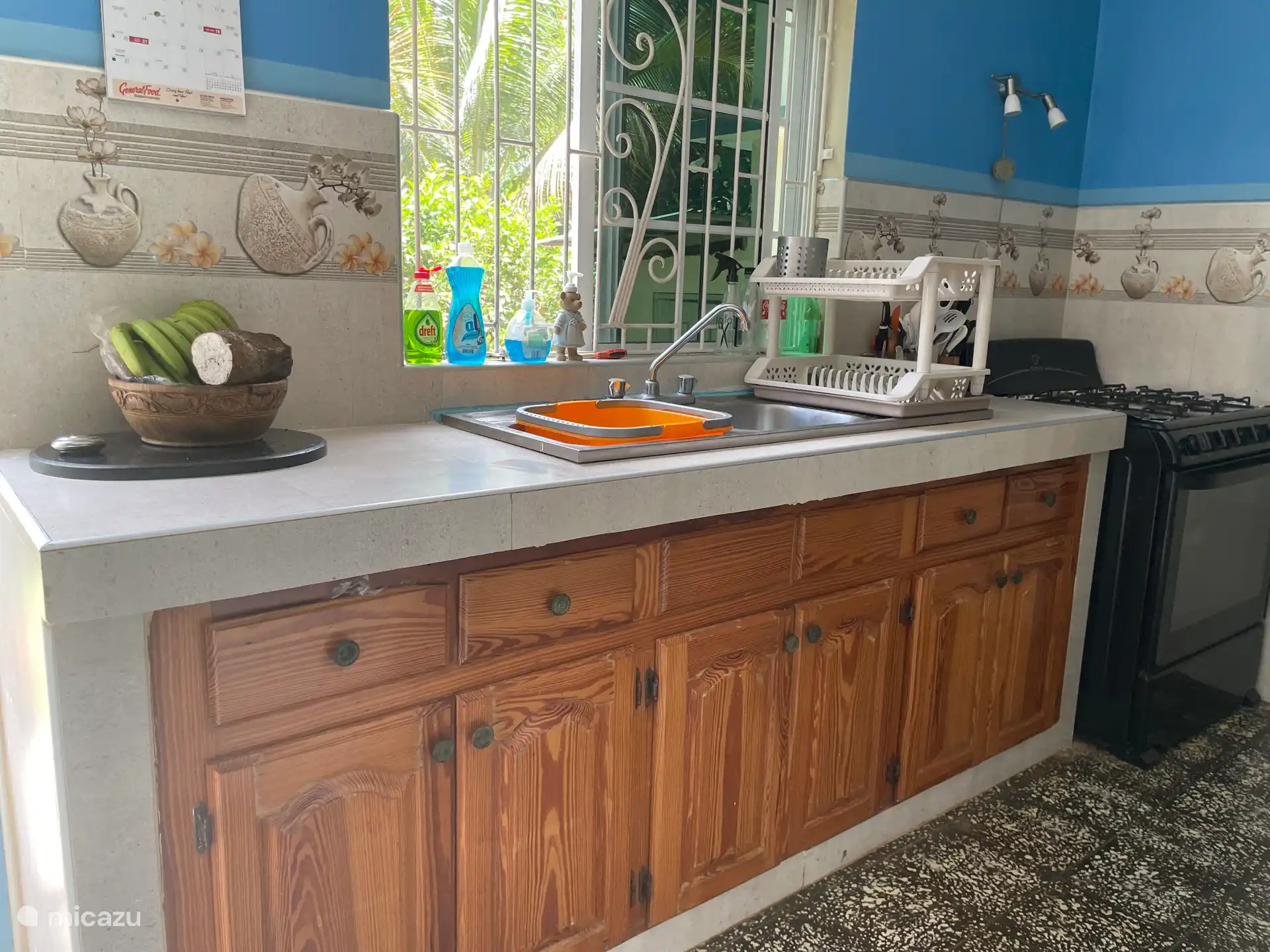 Die Arbeitsplatte mit Gasherd 