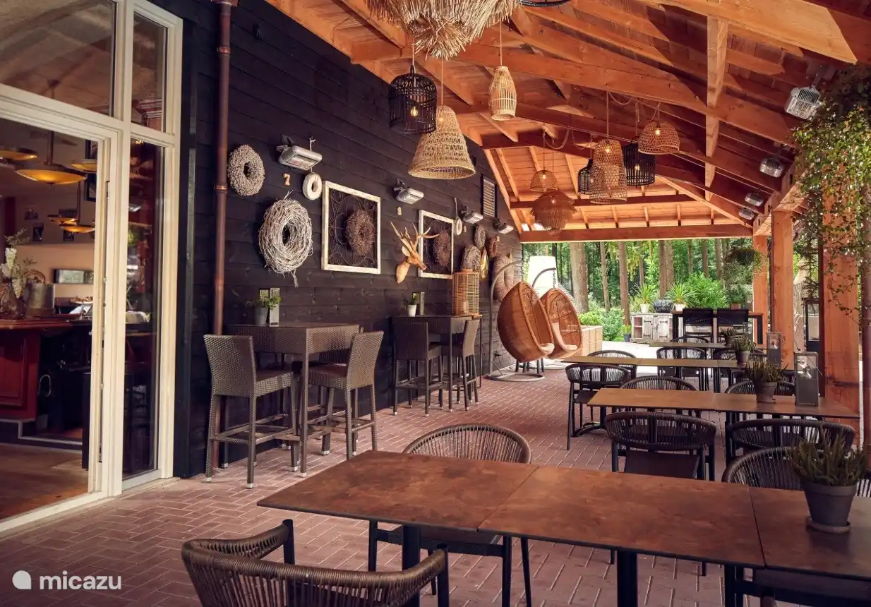 Covered terrace Hotel de Werelt
