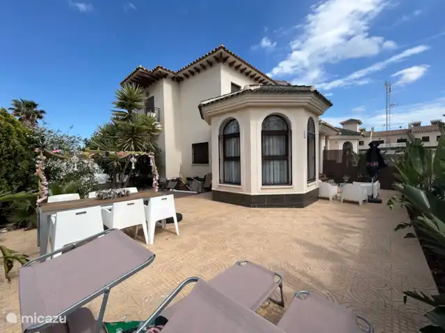 Casa Real en España, Costa Blanca, Ciudad Quesada - villa Terraza con hamacas